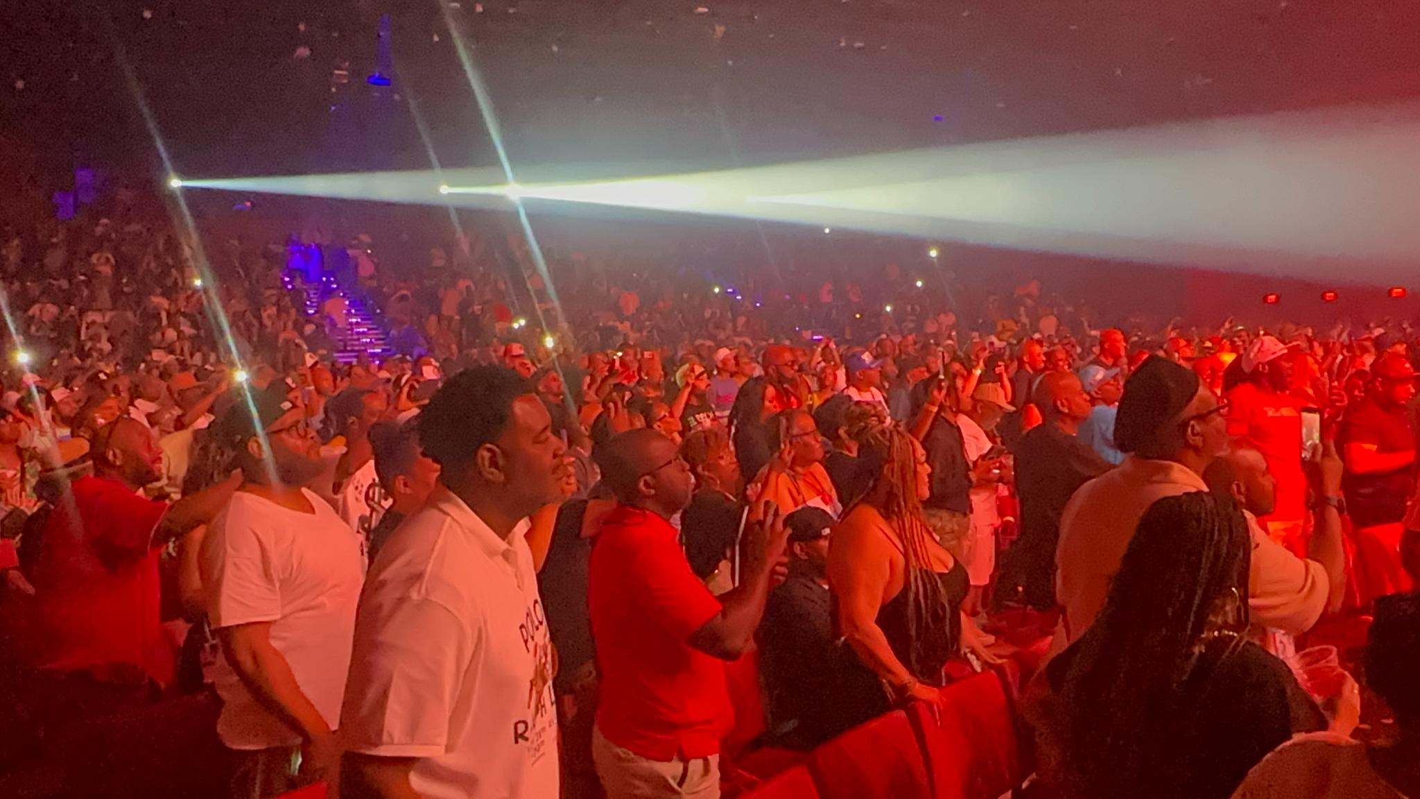 Supporting large-scale live entertainment experiences that bring artists and audiences together through professional production, event coordination, and strategic execution.